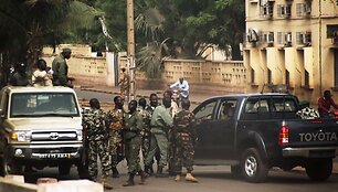 Malio kariai Bamako gatvėje