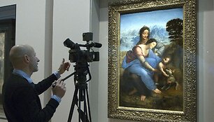 Leonardo da Vinci &scaron;edevras &bdquo;&Scaron;v. Ona su Madona ir kūdikėliu Jėzumi&ldquo; Luvro muziejuje