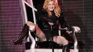Koncertuodama Var&scaron;uvoje Madonna at&scaron;ventė ir savo 51-ąjį gimtadienį