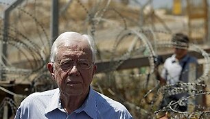 Jimmy Carteris apžiūrėjo Izraelį ir palestiniečių teritorijas skiriančias sienas