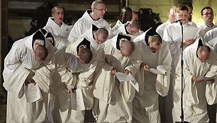 Katalikų vienuoliai