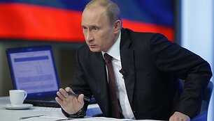 Vladimiras Putinas atsakinėja į žiūrovų klausimus gruodžio 3 dieną.
