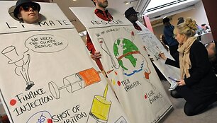 Demonstrantai Kopenhagoje siekia atkreipti pasaulio valstybių lyderių dėmesį į būtinybę kuo skubiau imtis priemonių klimato kaitai sustabdyti.