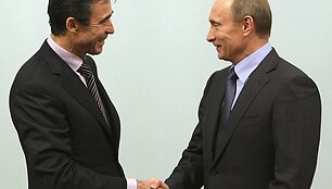 Andersas Foghas Rasmussenas ir Vladimiras Putinas
