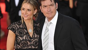 Charlie Sheenas su žmona Brooke Mueller