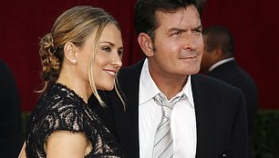 Charlie Sheenas ir jo žmona Brooke Mueller