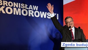 Pirmąjį rinkimų turą laimėjo Bronislawas Komorowskis.