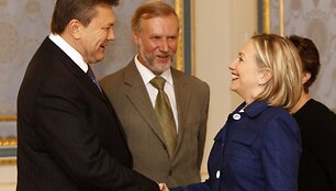 Viktoras Janukovyčius ir Hillary Clinton
