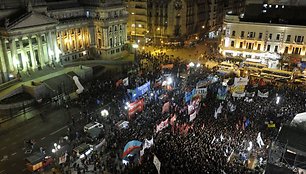 Prie Argentinos parlamento buvo susirinkusi milžiniška homoseksualių santuokų rėmėjų minia.