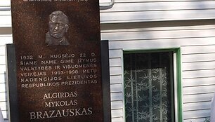 A.M.Brazausko atminimui skirta lenta Roki&scaron;kyje