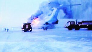 Lėktuvas &bdquo;Tu-154&ldquo; užsidegė ir sprogo.