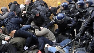 Policijos ir protestuotojų susidūrimas Zagrebe