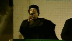 Muamaras Kadhafi drąsina savo &scaron;alininkus.