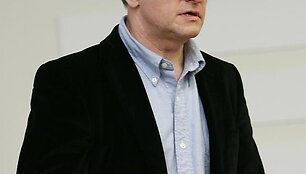 Remigijus Vilkaitis neketina ai&scaron;kintis, kas skleidžia gandus apie jo praeitį.