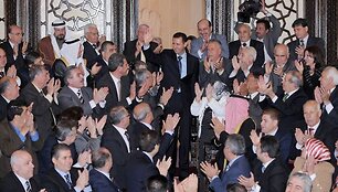 Sirijos prezidentas Basharas al-Assadas tarp &scaron;alies parlamento narių