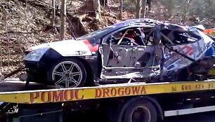 Sylwesterio Olszewskio ir Michaelo Caleko automobilis po tragi&scaron;kos avarijos