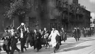I&scaron; Volios rajono i&scaron;varomi civiliai gyventojai. (1944 m. rugpjūtis)