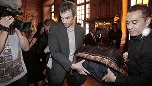 Maorių kario galva i&scaron;keliaus į tėvynę.
