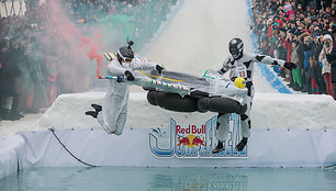 Beprotiškas „Red Bull Jump & Freeze“ renginys Liepkalnyje