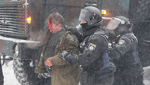 Kijeve policija i&scaron;ardė protestuotojų stovyklą
