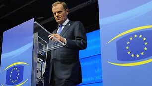 Donaldas Tuskas prane&scaron;ė, kad Europos Sąjungos &scaron;alių lyderiai rado bendrą kalbą dėl bankų kapitalo.