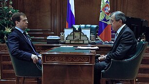 Dmitrijus Medvedevas įpareigojo ministrą Sergejų Lavrovą apie Rusijos sprendimą informuoti Europą.