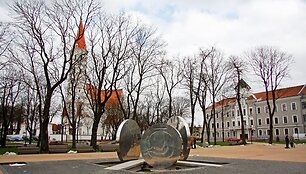 &Scaron;iaulių miesto savivaldybėje ky&scaron;ininkavimu įtariami du tarybos n