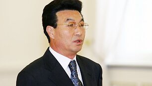 &Scaron;iaurės Korėjos ambasadorius Hui Chol Ri.