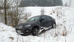 Nuo kelio nuskriejęs vogtas &bdquo;BMW X6&ldquo;