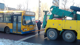 Sugedęs autobusas sustabdė troleibusus