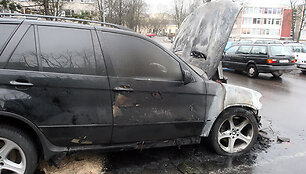 Sudegęs BMW X5