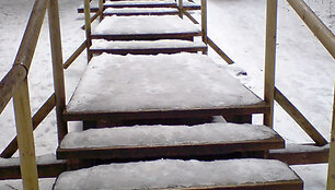 Nevalyti laiptai