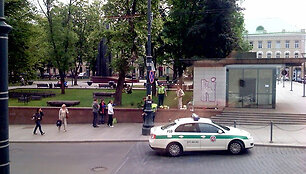 Policija sulaiko gėlių pardavėjus