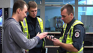 Ernestas Aleksonis Vilniaus kelių policijoje