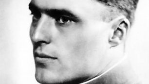 Clausas von Stauffenbergas - žmogus, bandęs nužudyti A.Hitlerį. Pasikėsinimui nepavykus, jis buvo su&scaron;audytas