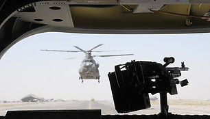 Sraigtasparniai kyla skrydžiui iš Kandaharo