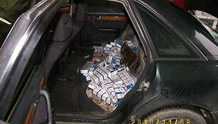 Cigarečių slėptuvė automobilyje