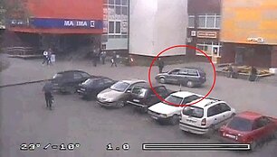&Scaron;aligatviu važiuojantį &bdquo;Volkswagen Passat&ldquo; vairuoja mirtinai girtas vairuotojas