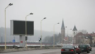 Kaune nelegaliai įrengiami ir itin dideli bei brangūs reklaminiai stendai.