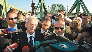 Prezidentui L.Solyomui nebuvo leista pereiti tilto, skiriančio Vengriją nuo Slovakijos.