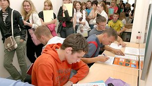 Nuotolinės studijos Lietuvoje nesulaukia didelio besimokančiųjų susidomėjimo ir tebėra gaubiamos neigiamo įvaizdžio. 