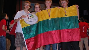 Mūsų &scaron;alies mokiniai parsivežė auk&scaron;čiausius apdovanojimus ir i&scaron; pasaulinės geografijos olimpiados.