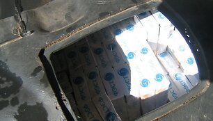 &Scaron;alčininkietis &bdquo;Volkswagen Passat&ldquo; kuro bake slėpė baltarusi&scaron;kas cigaretes.