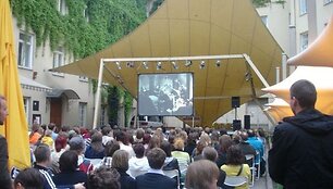 &Scaron;į mėnesį kino po atviru dangumi gerbėjai mėgausis baltarusių kūryba. 