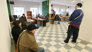 Darbo biržoje teikiamos paslaugos nemokamos, todėl pagalbos pirmiausia derėtų ie&scaron;koti būtent čia.