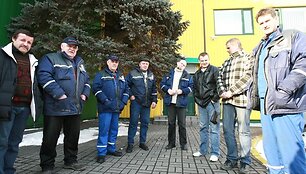 Būrys komunalinių paslaugų įmonės darbuotojų dėl nei&scaron;mokamų atlyginimų bei reikalavimų pasira&scaron;yti pakeistas darbo sutartis vakar kreipėsi į Darbo inspekciją.