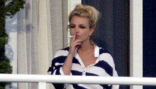 Britney Spears vieno Majamio vie&scaron;bučio balkone