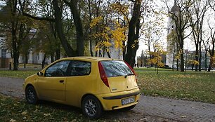 15min.lt skaitytoją papiktino ne vietoje pastatytas automobilis.