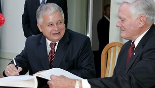 Vengrų europarlamentaro teigimu, Lenkija ir Baltijos &scaron;alys kuria naują, antirusi&scaron;ką &bdquo;Var&scaron;uvos pakto&ldquo; aljansą.