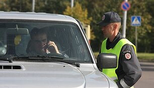 Per valandą pareigūnams įkliuvo tik vienas mobiliuoju telefonu kalbėjęs vairuotojas.
